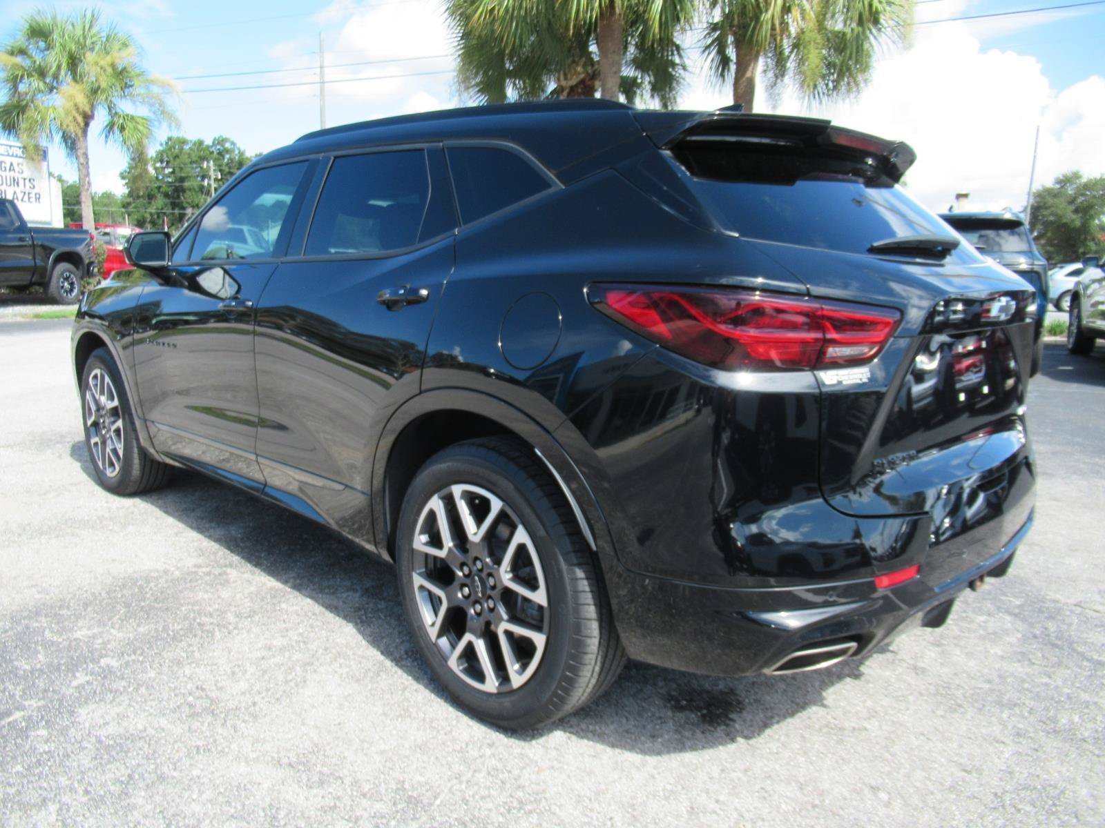 Used 2024 Chevrolet Blazer RS w/ Enhanced Convenience Package FWD image 8