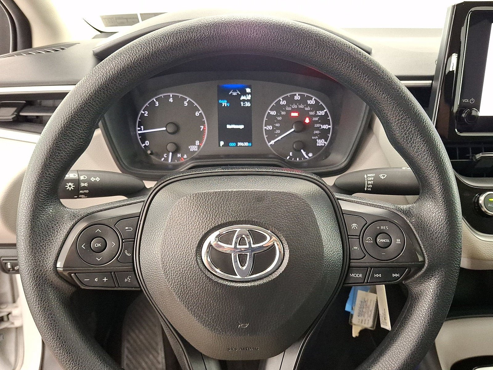 Certified 2025 Toyota Corolla LE FWD image 8