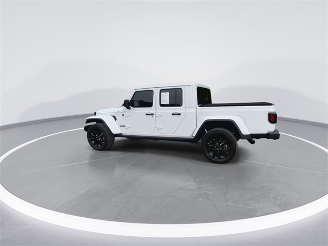 Used 2025 Jeep Gladiator Sport image 7