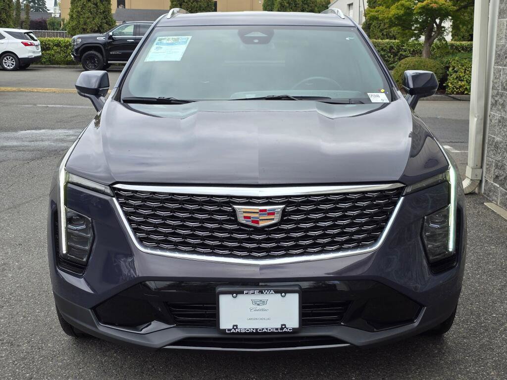 Used 2024 Cadillac XT4 Premium Luxury image 12