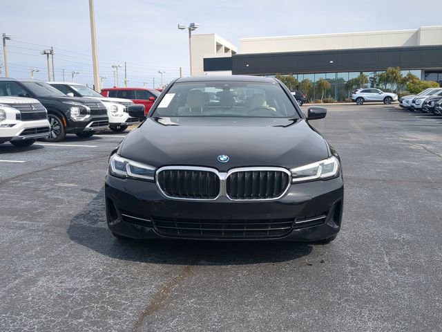 Used 2023 BMW 530e xDrive image 3
