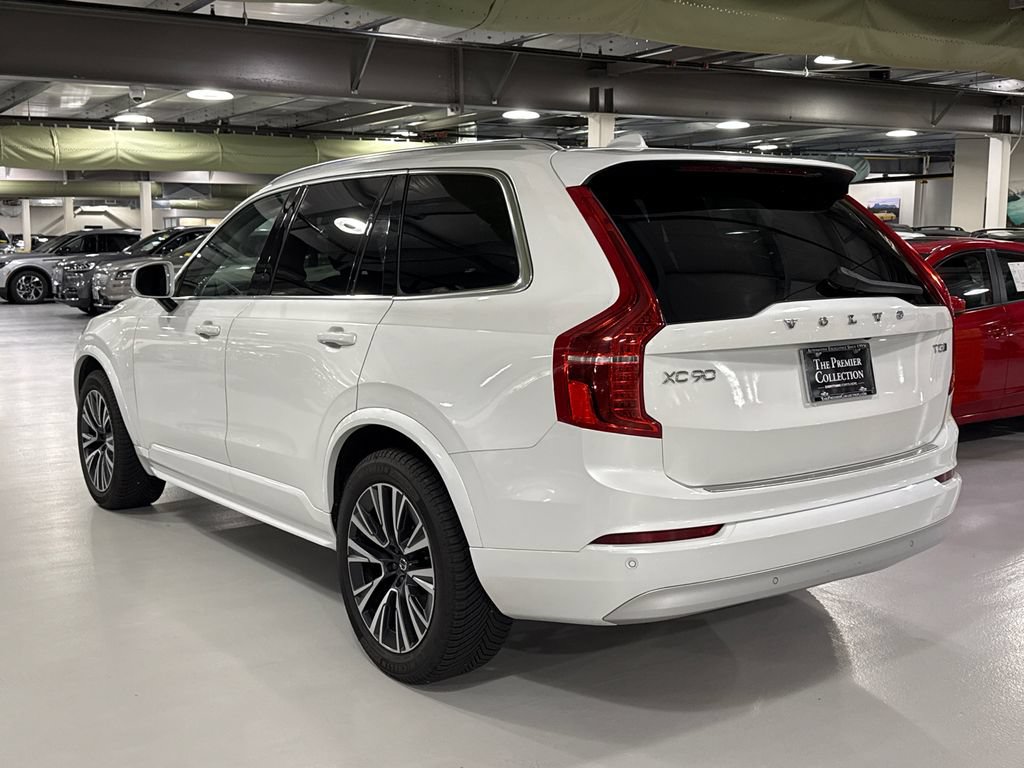 Used 2022 Volvo XC90 T5 Momentum w/ Climate Package AWD/4WD image 4