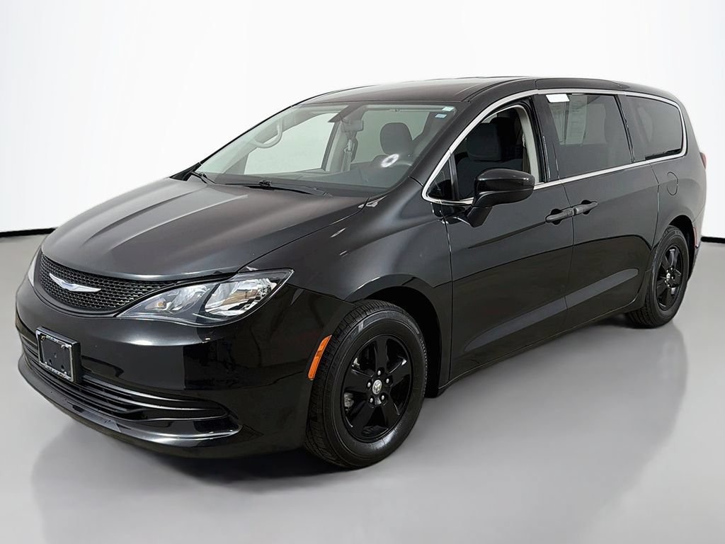 Used 2018 Chrysler Pacifica L FWD image 7