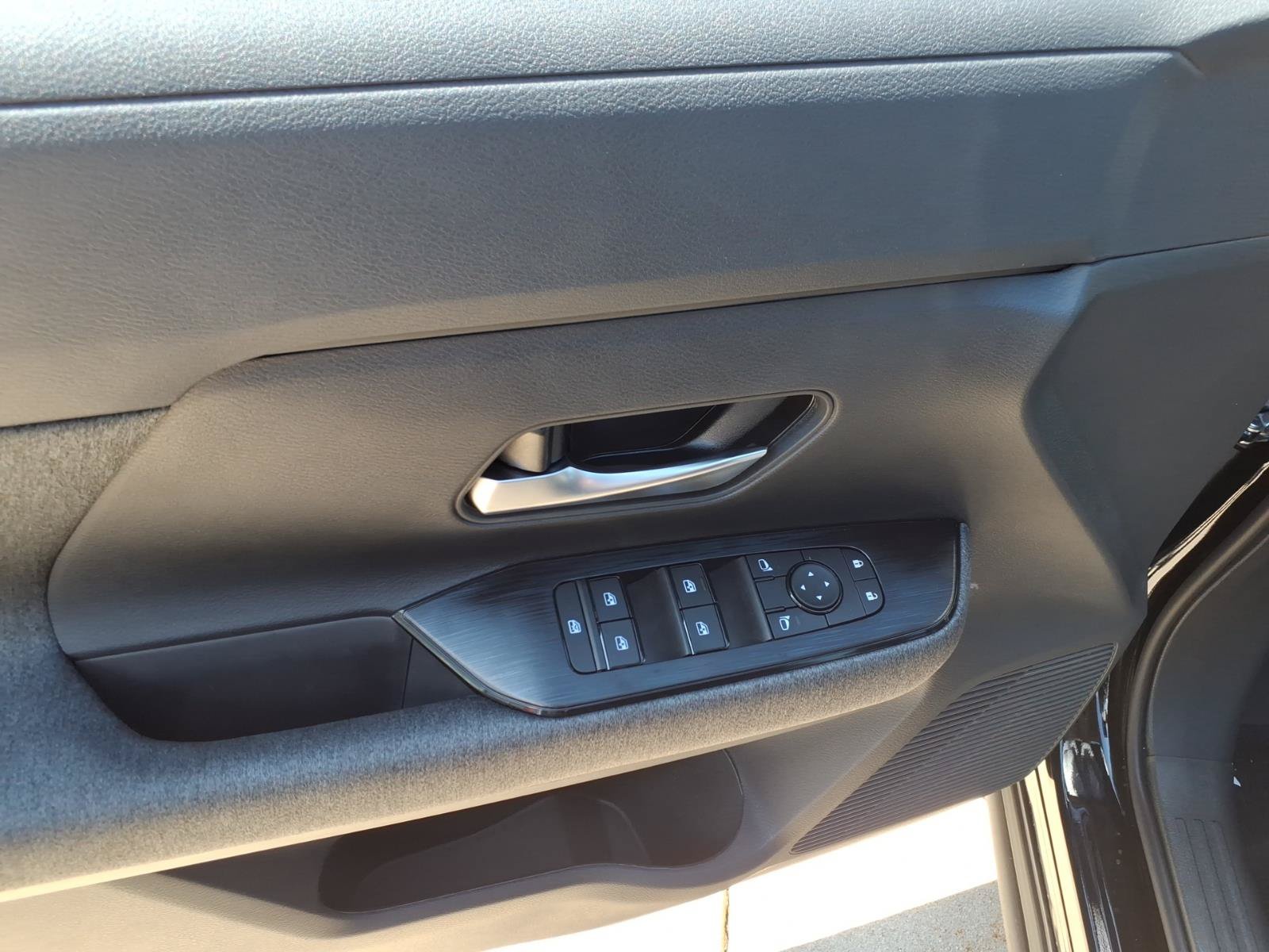 New 2027 Nissan Kicks SV AWD/4WD image 11