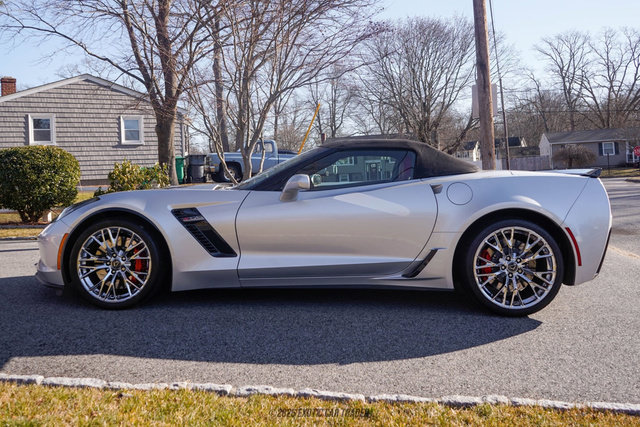 Used 2015 Chevrolet Corvette Z06 w/ 3LZ Preferred Equipment Group RWD image 18