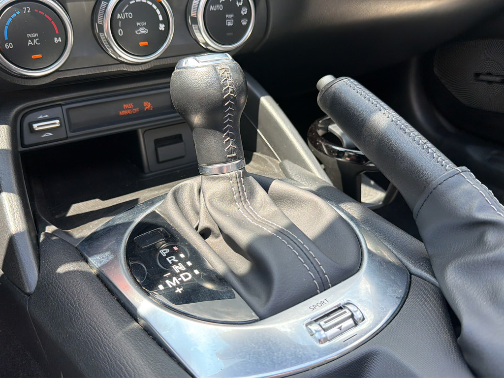 Used 2021 MAZDA MX-5 Miata RF Grand Touring RWD image 22
