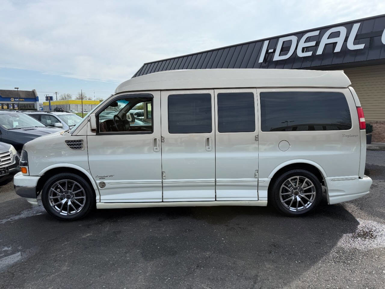 Used 2011 Chevrolet Express 1500 AWD image 8