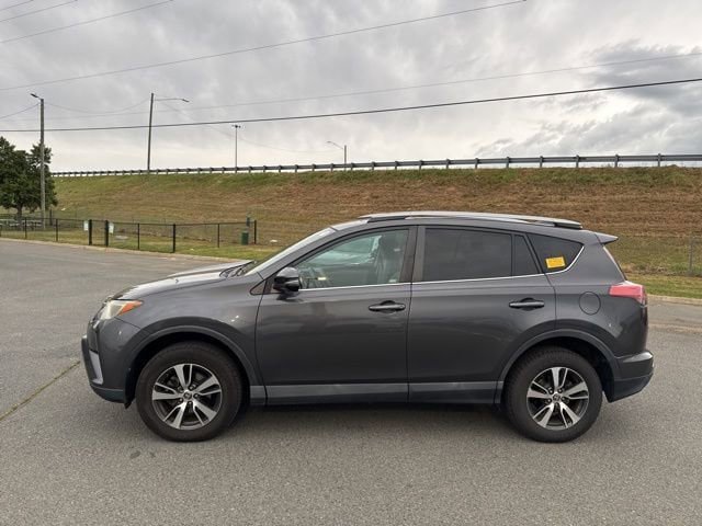 Used 2017 Toyota RAV4 XLE FWD image 4