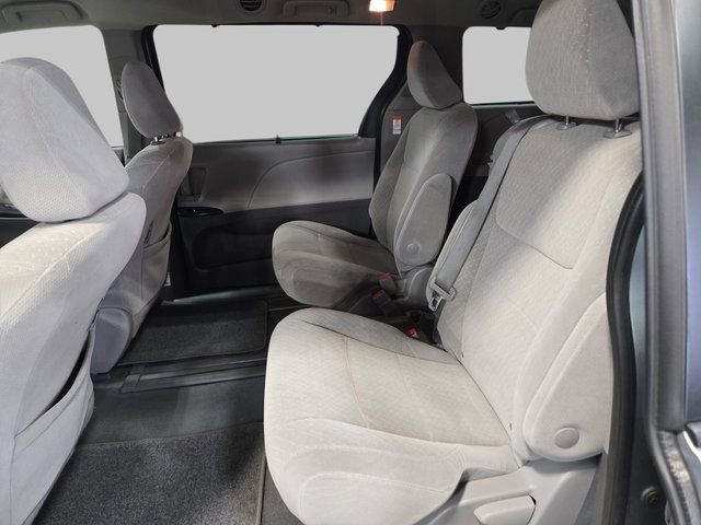 Used 2020 Toyota Sienna LE image 16