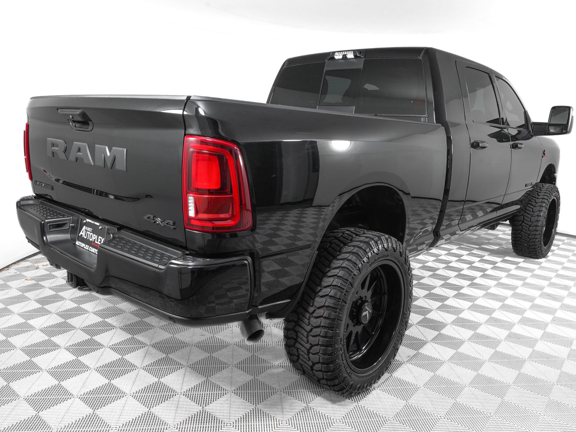 Used 2025 RAM 2500 Laramie w/ Night Edition image 5