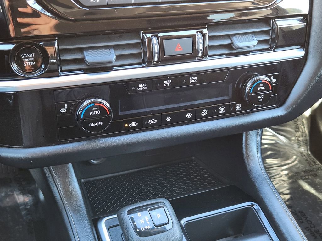 Used 2025 Nissan Pathfinder SV image 25