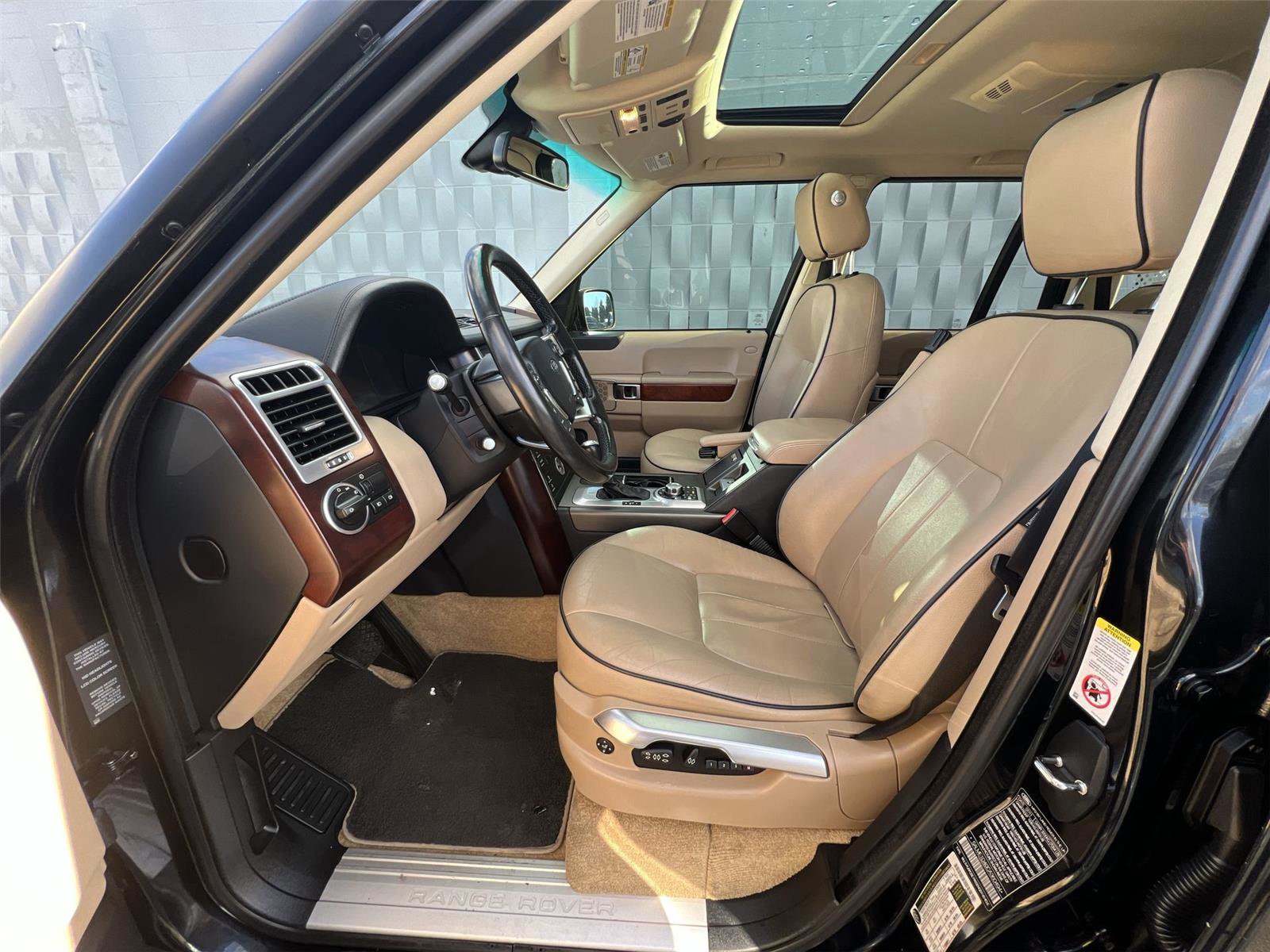 Used 2012 Land Rover Range Rover HSE image 9