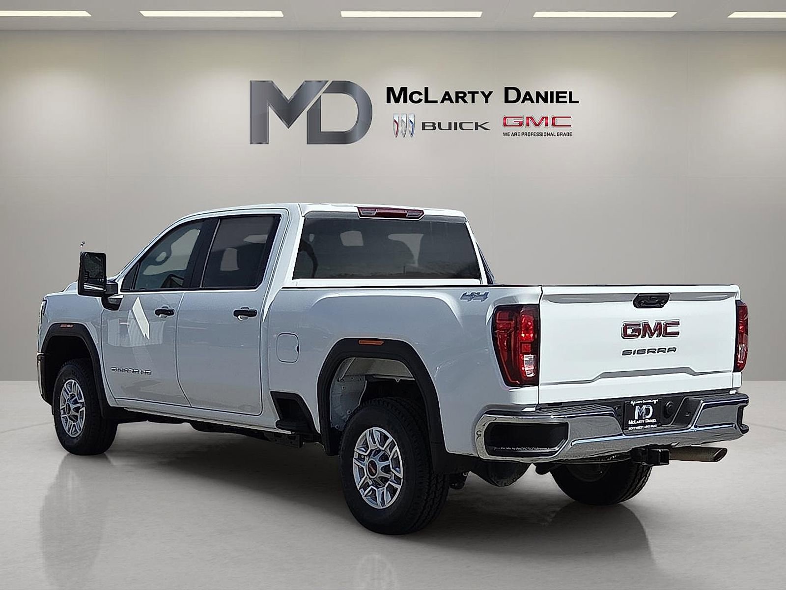 Certified 2025 GMC Sierra 2500 Pro w/ Convenience Package image 4