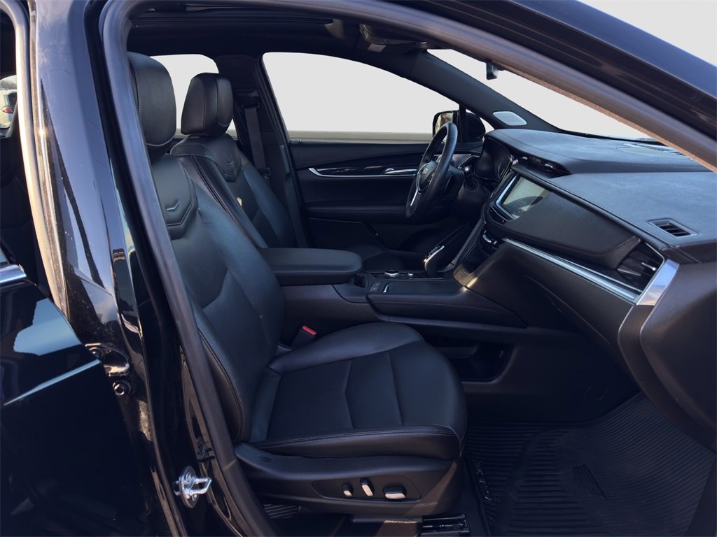Used 2025 Cadillac XT5 Premium Luxury image 18