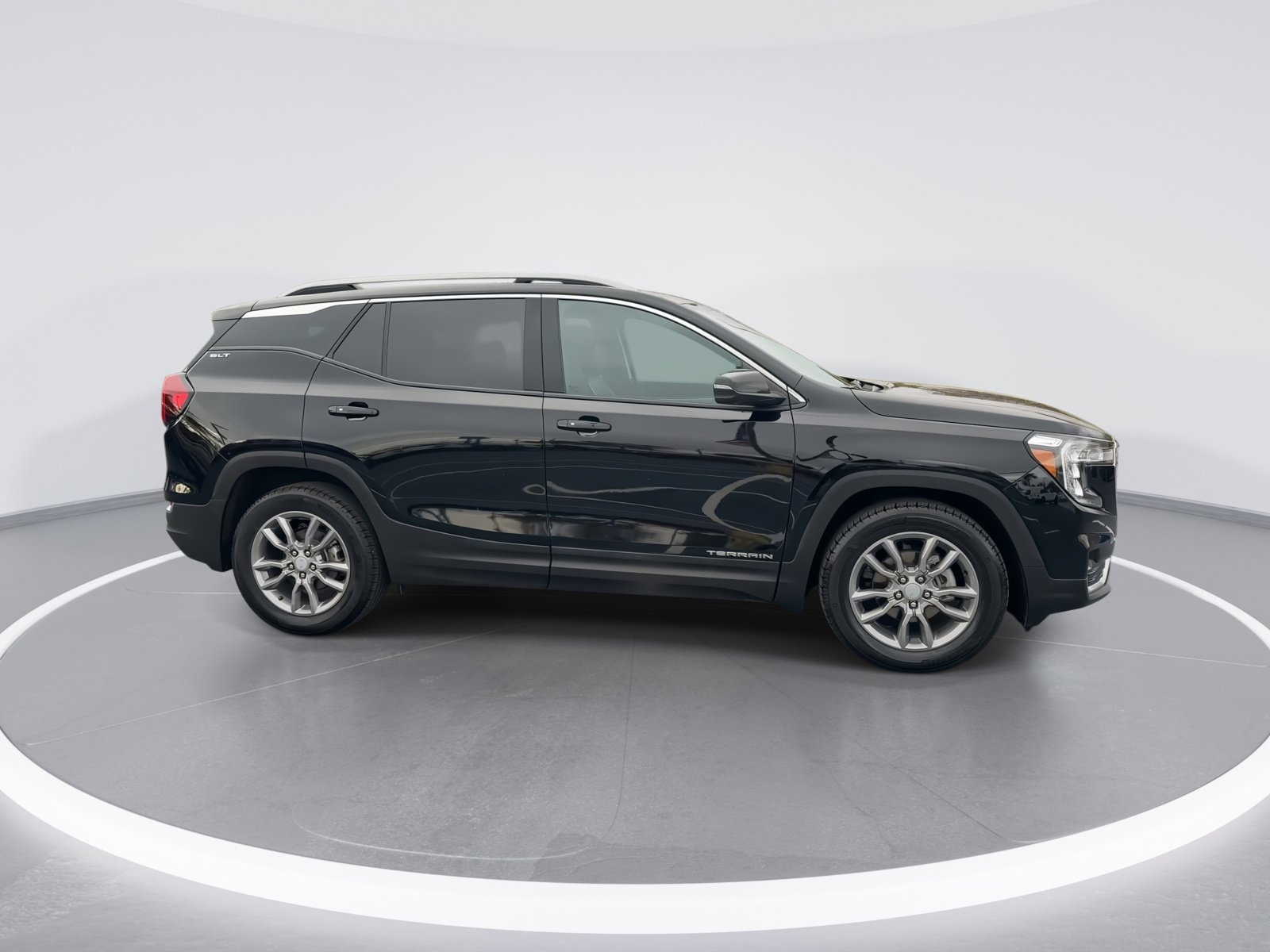 Used 2022 GMC Terrain SLT w/ Infotainment Package II image 10