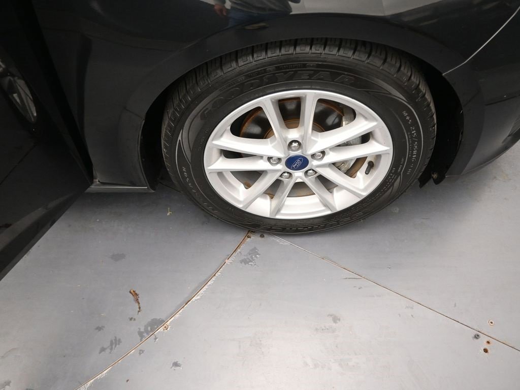 Used 2018 Ford Focus SE image 35