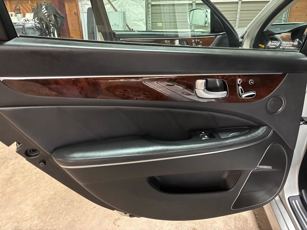 Used 2012 Hyundai Equus Signature image 19