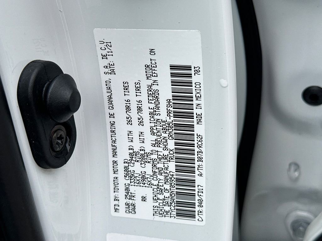 Used 2022 Toyota Tacoma TRD Off-Road image 33