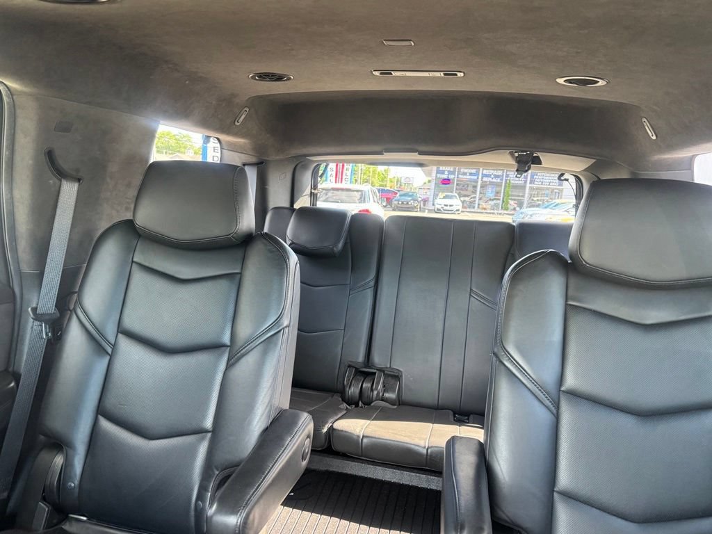 Used 2018 Cadillac Escalade Platinum AWD/4WD image 37