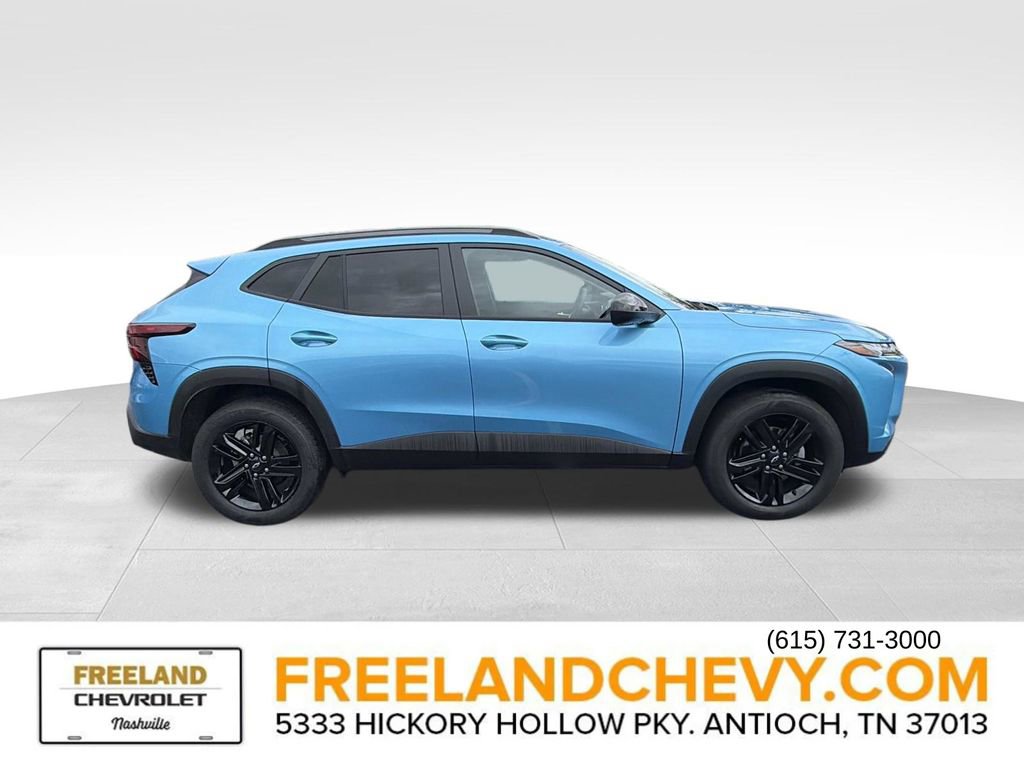 Used 2026 Chevrolet Trax ACTIV FWD image 2