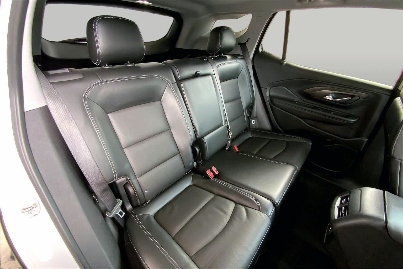 Used 2023 GMC Terrain SLT w/ Tech Package FWD image 20