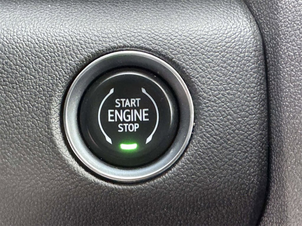 Used 2025 GMC Acadia Elevation image 9