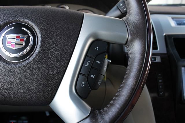 Used 2013 Cadillac Escalade Premium image 13