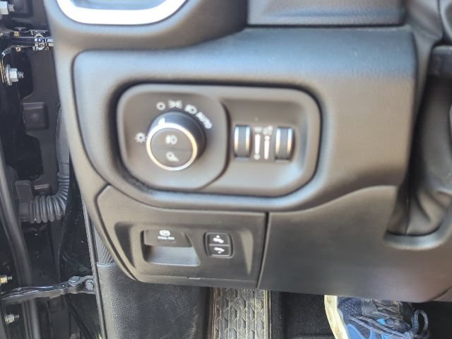 Used 2026 RAM 1500 Laramie AWD/4WD image 25