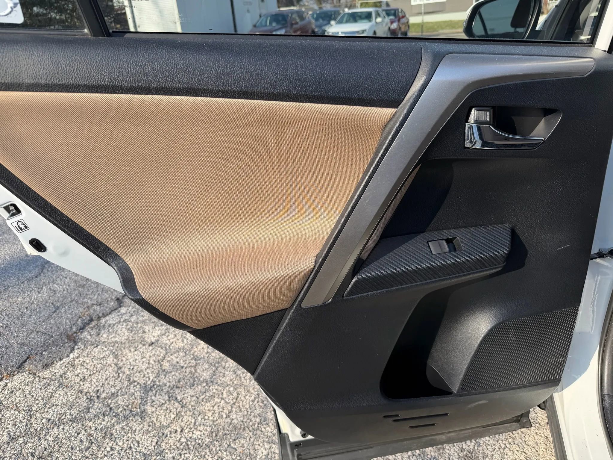 Used 2015 Toyota RAV4 XLE image 29