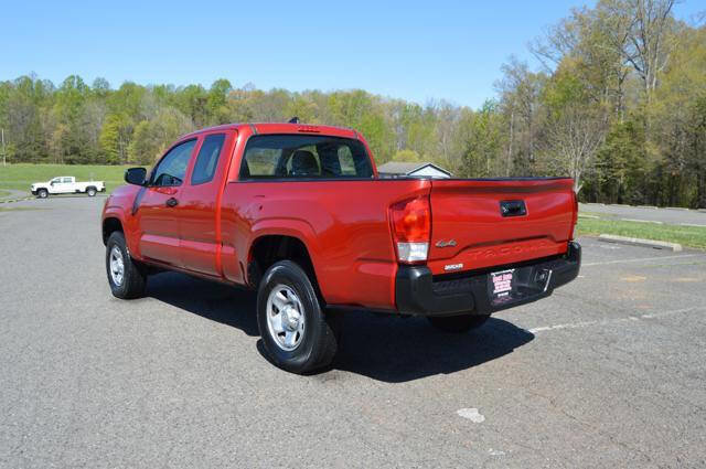 Used 2017 Toyota Tacoma 4x4 Access Cab image 7