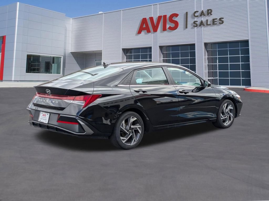 Used 2025 Hyundai Elantra SEL image 6