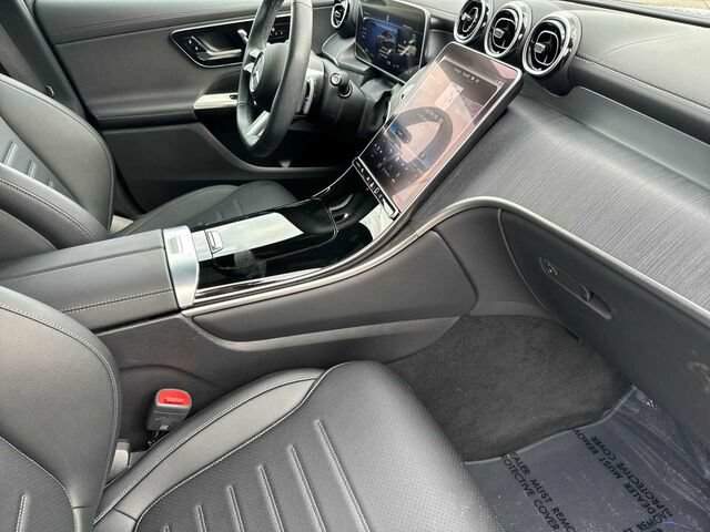 Used 2024 Mercedes-Benz GLC 300 4MATIC image 18
