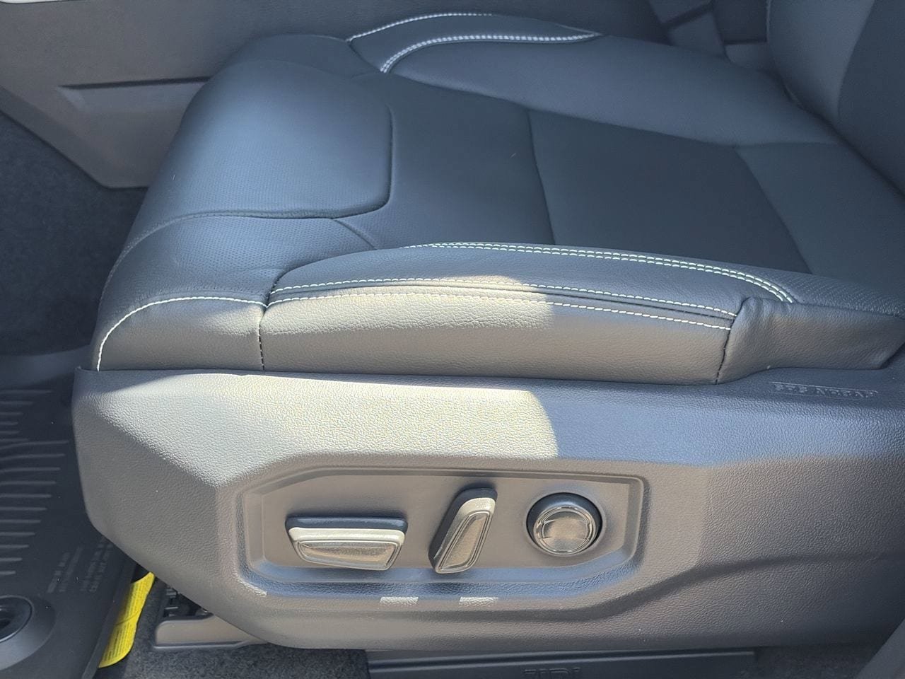 New 2026 Toyota Tundra Limited AWD/4WD image 17