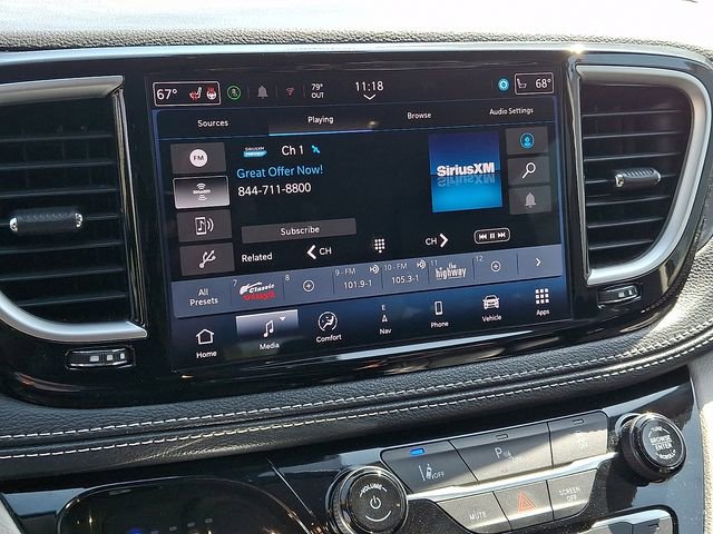 Used 2024 Chrysler Pacifica Limited image 13