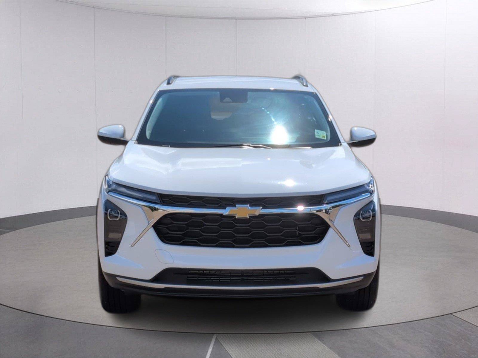 Certified 2025 Chevrolet Trax LT w/ Driver Confidence Package FWD image 9