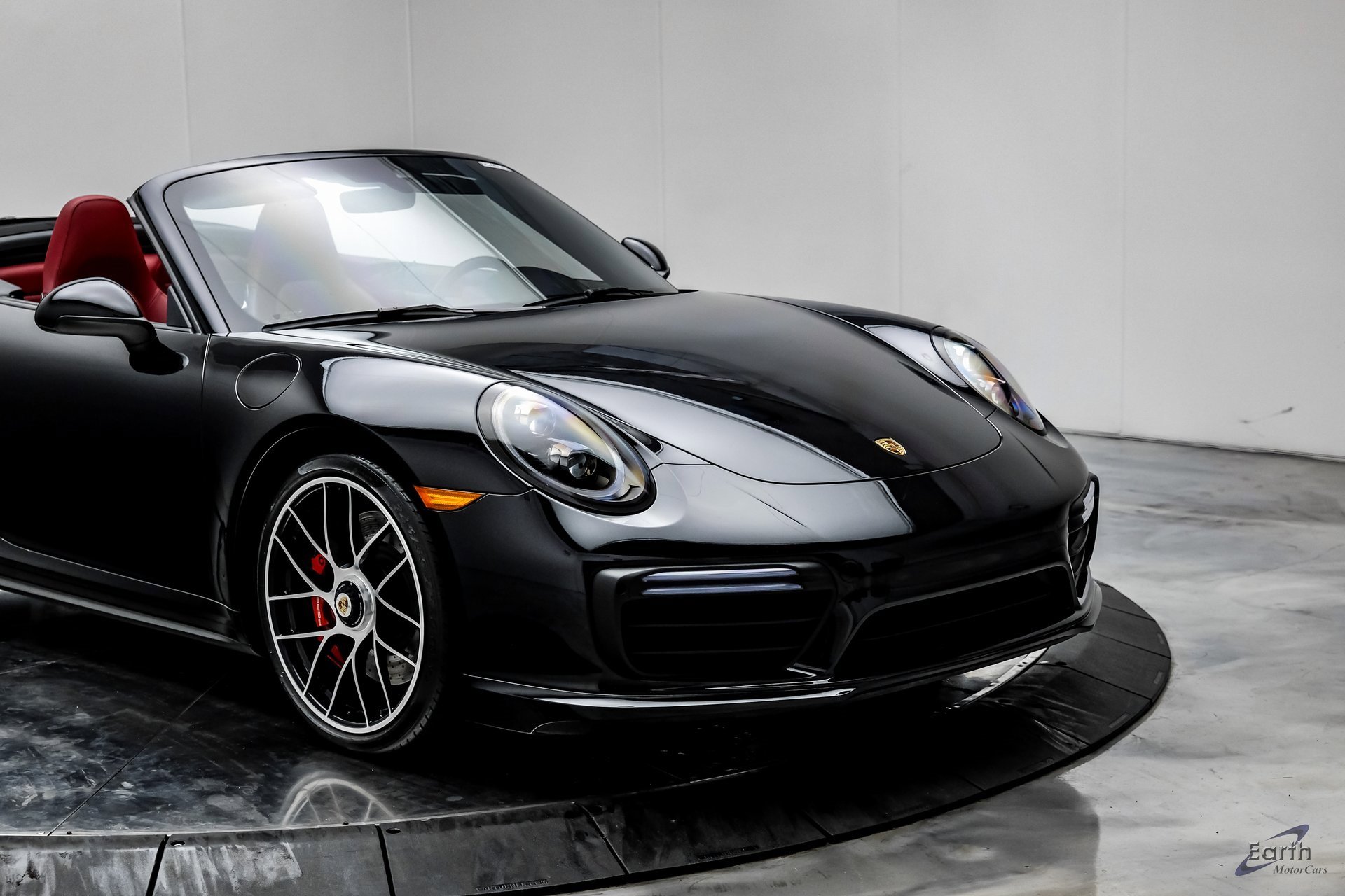 Used 2019 Porsche 911 Turbo image 31