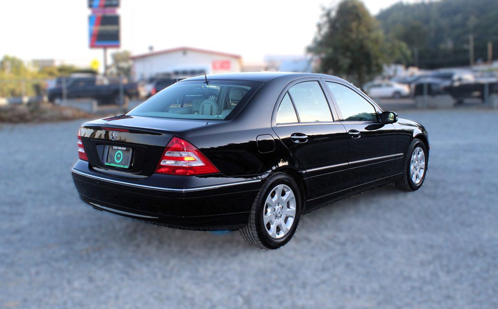 Used 2005 Mercedes-Benz C 320 Sedan image 7