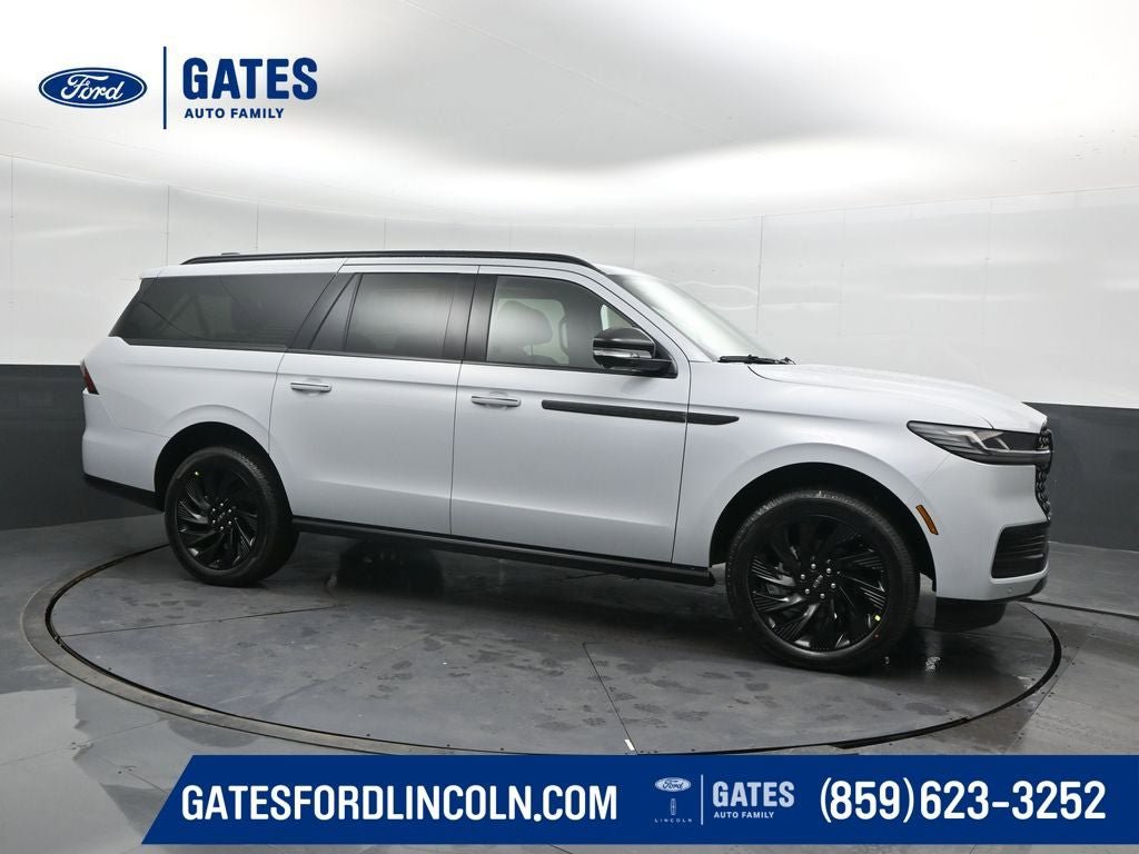 New 2026 Lincoln Navigator L Reserve w/ Jet Appearance Package image 1
