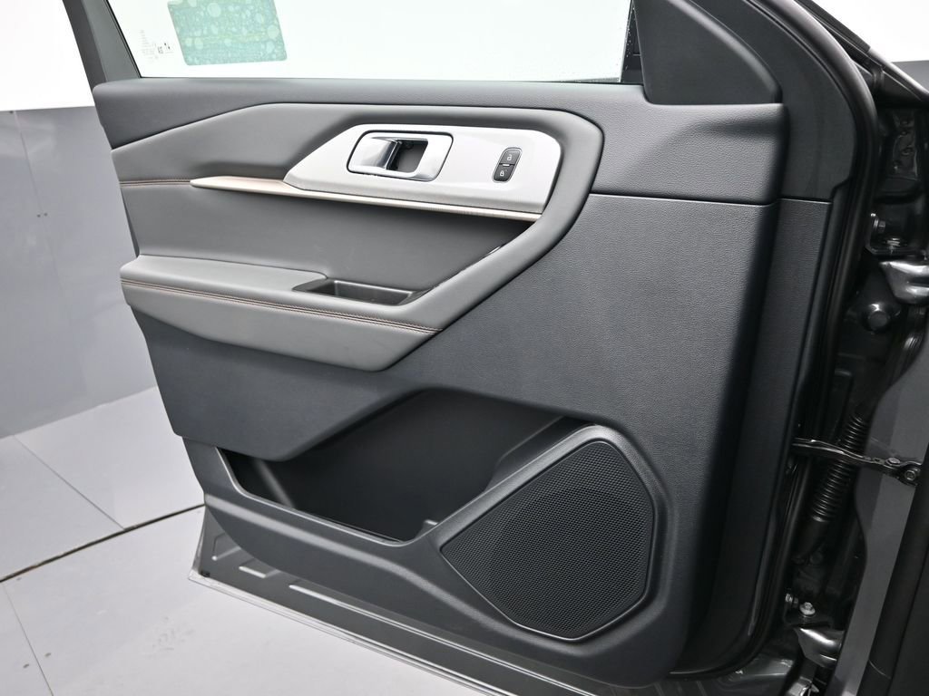 New 2026 Ford Explorer Active w/ Active Comfort Package image 15