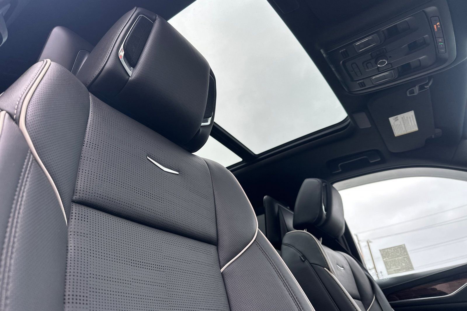 Used 2024 Cadillac Escalade ESV Premium Luxury w/ Performance Package image 22