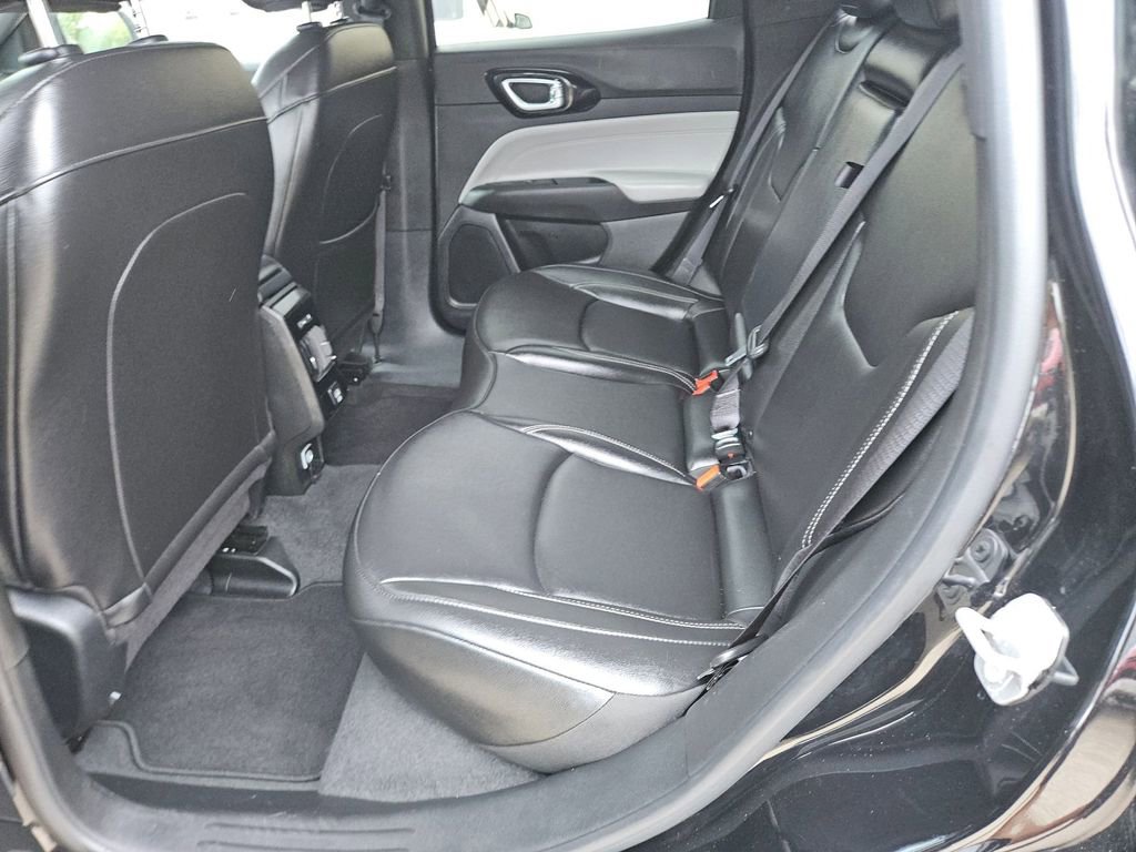 Used 2025 Jeep Compass Limited AWD/4WD image 27