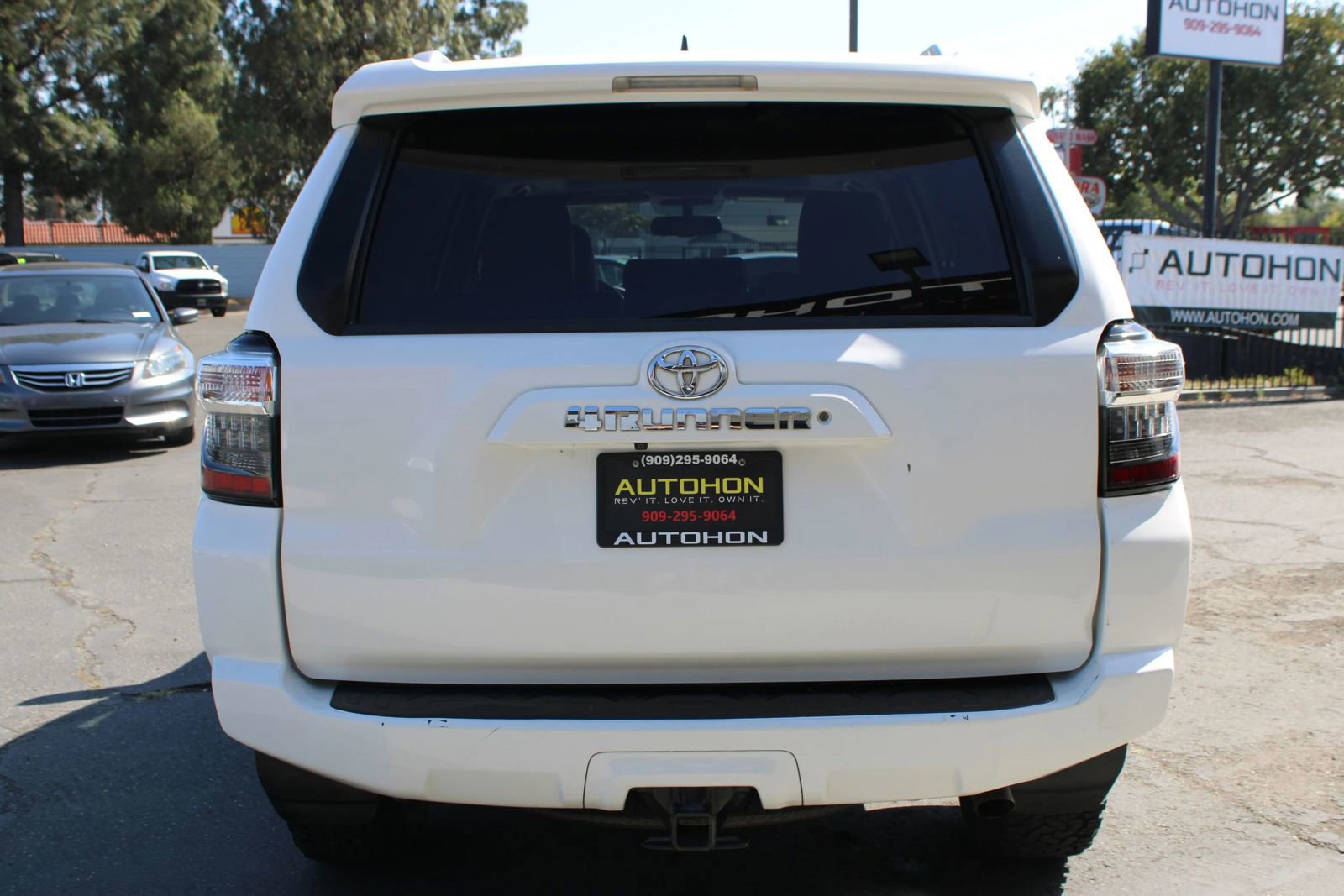 Used 2018 Toyota 4Runner SR5 Premium AWD/4WD image 4