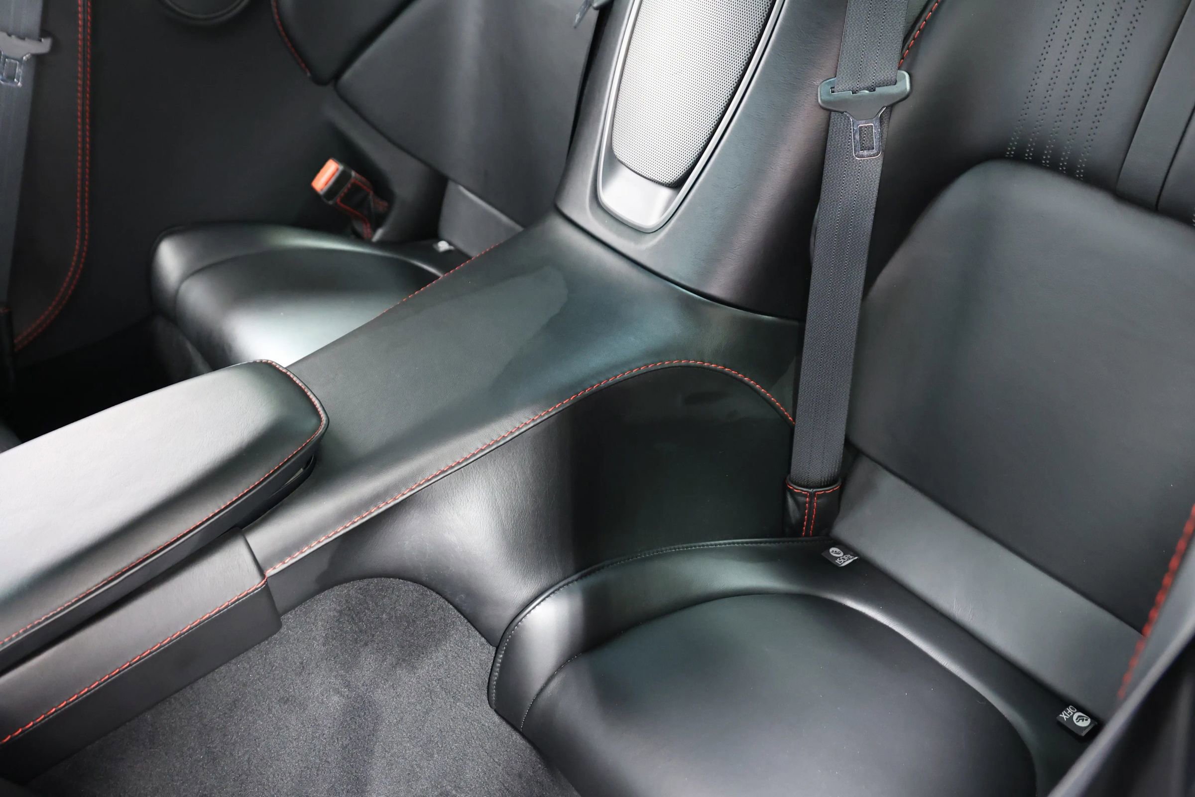 Used 2018 Aston Martin DB11 V12 image 43