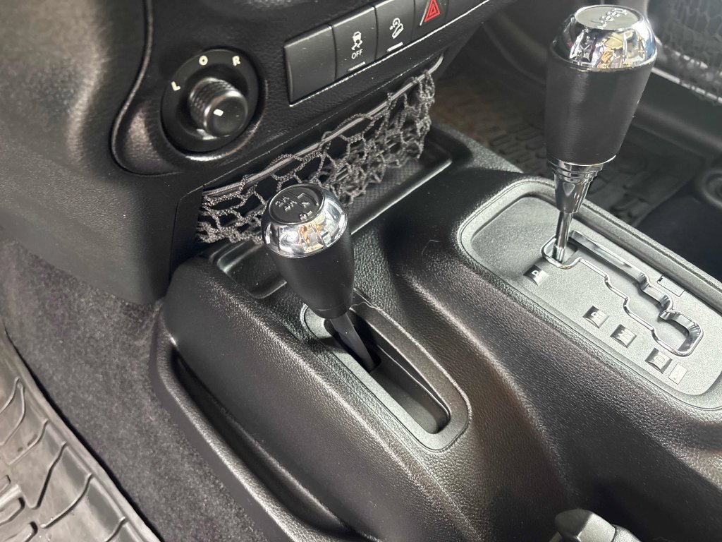 Used 2015 Jeep Wrangler Unlimited Sahara AWD/4WD image 15
