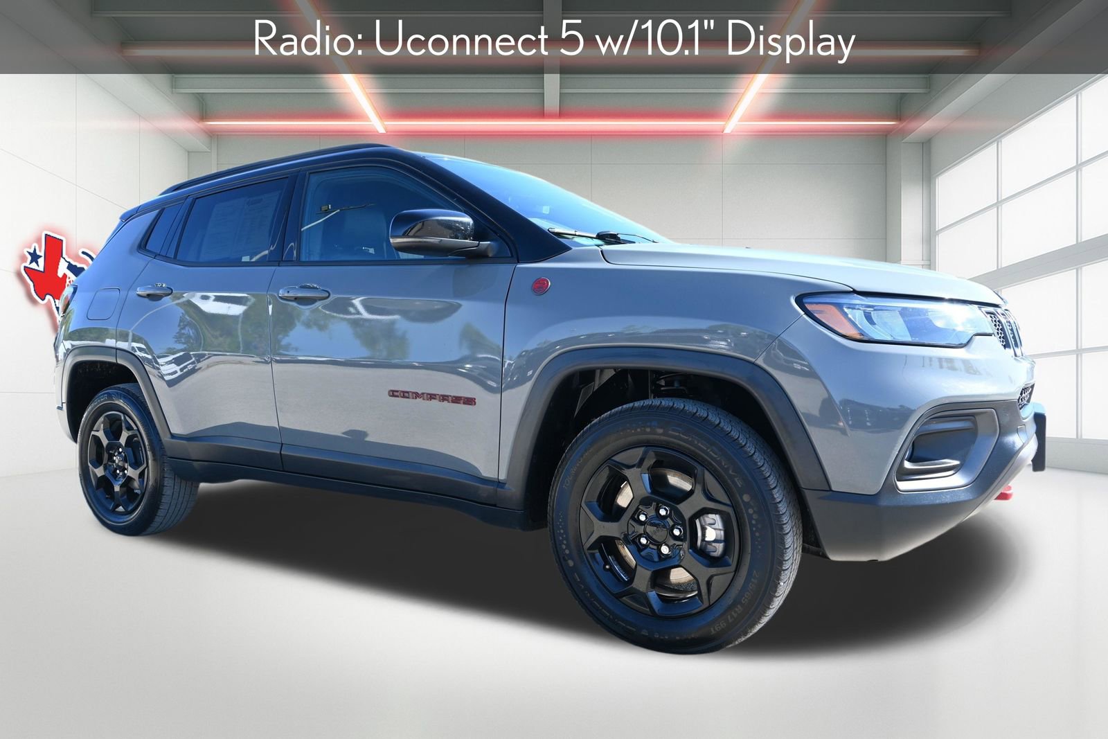 Used 2024 Jeep Compass Trailhawk image 4