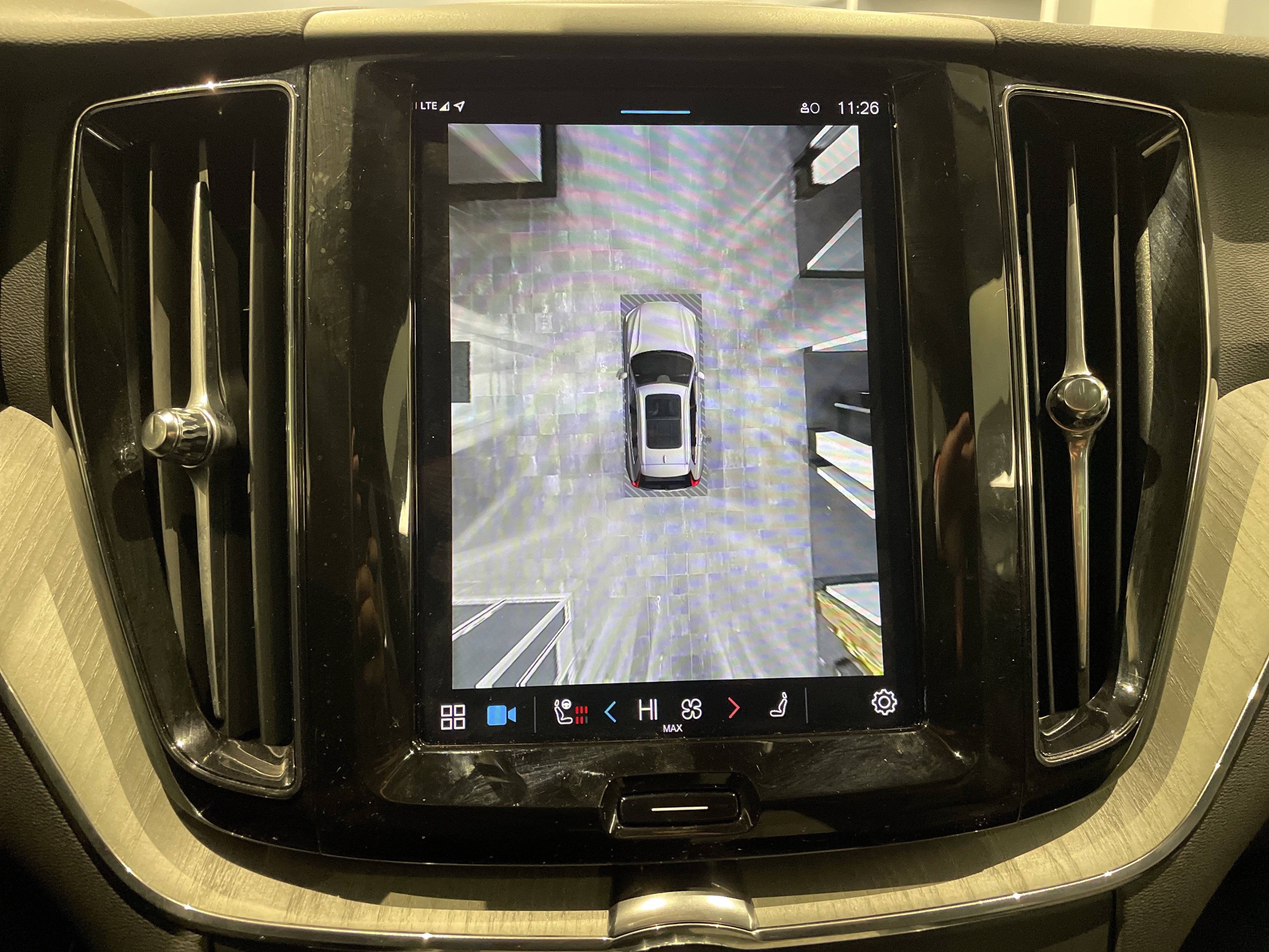 Used 2025 Volvo XC60 B5 Plus image 28