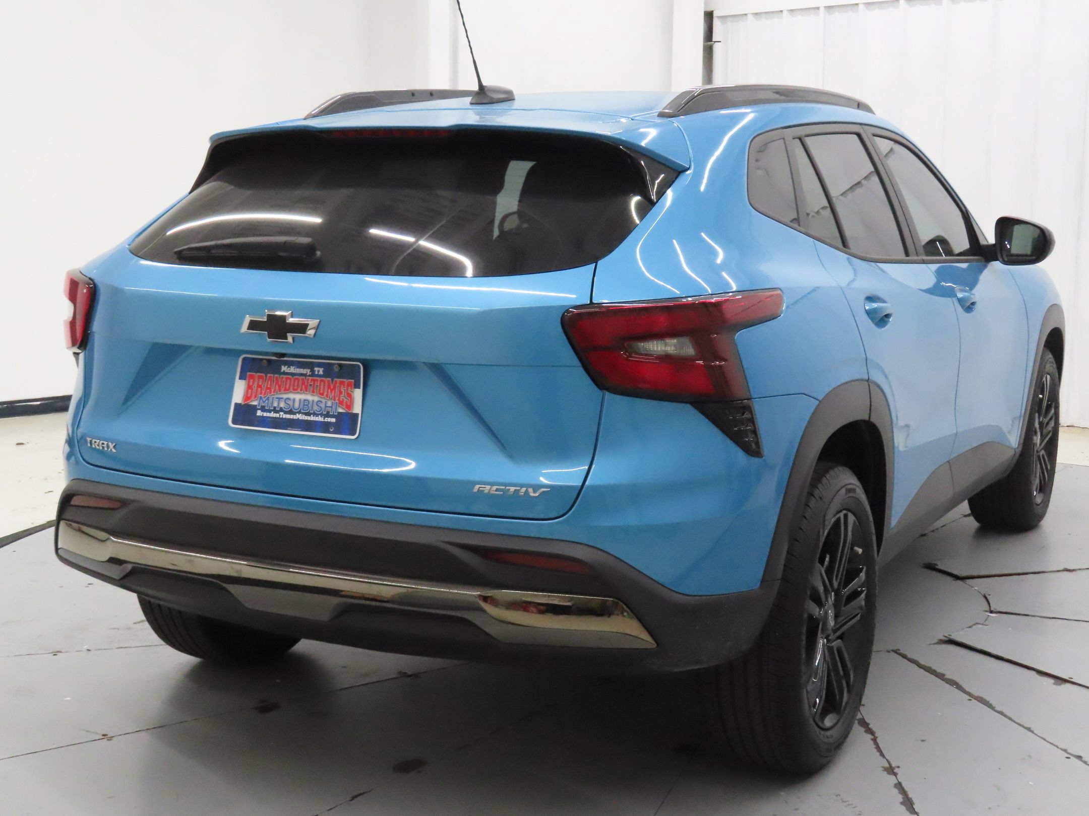 Used 2025 Chevrolet Trax ACTIV w/ Sunroof Package FWD image 3
