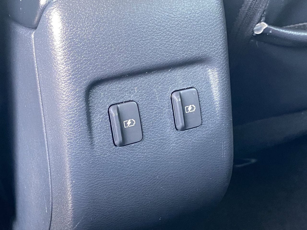 Certified 2023 Nissan Kicks SR w/ SR Premium Package FWD image 15