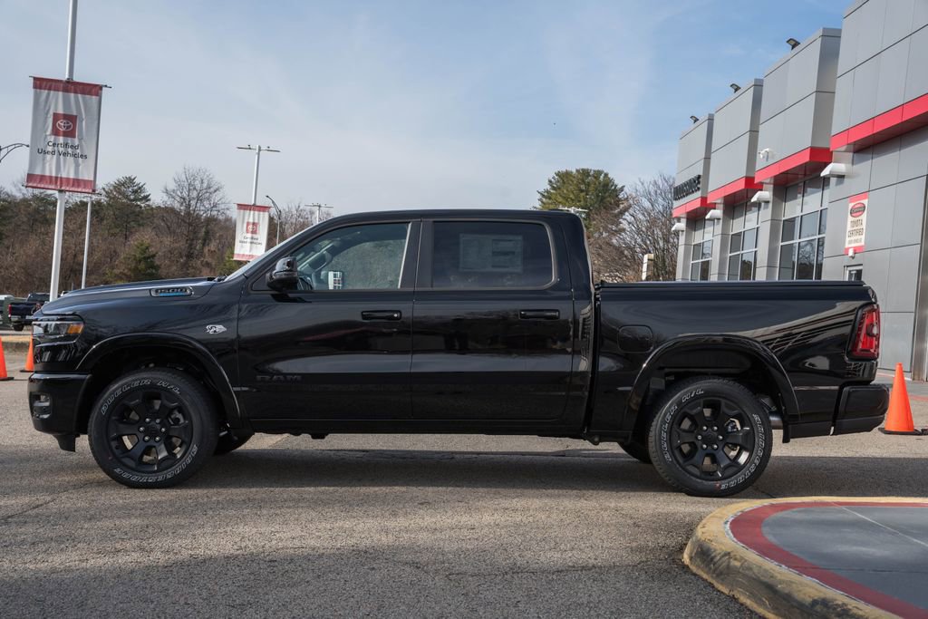 New 2026 RAM 1500 4x4 Crew Cab image 4