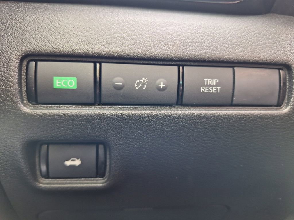 Used 2023 Nissan Sentra SR w/ Trunk Package image 12